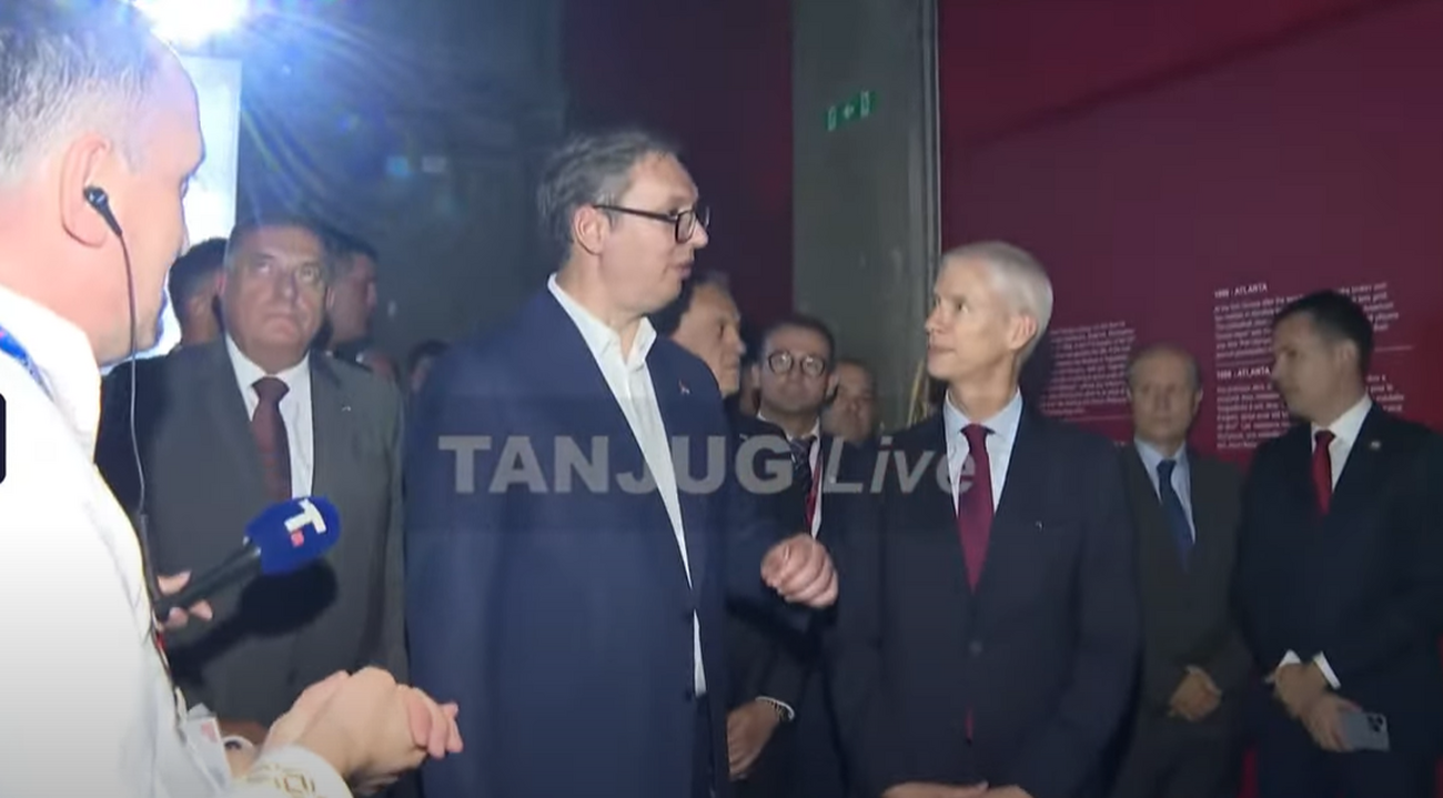 Otvorena „Srpska kuća“ u Parizu, prisustvuje Vučić (VIDEO)