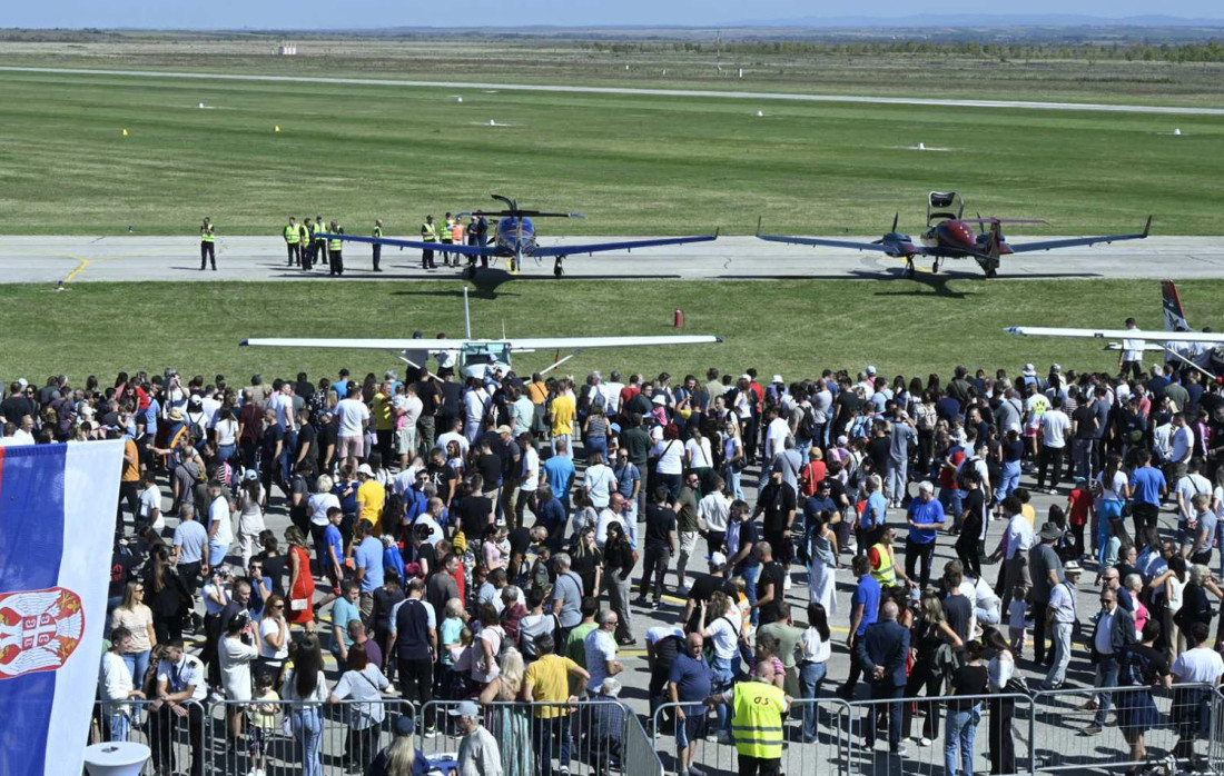 Vesić otvorio međunarodni aero-miting u Vršcu