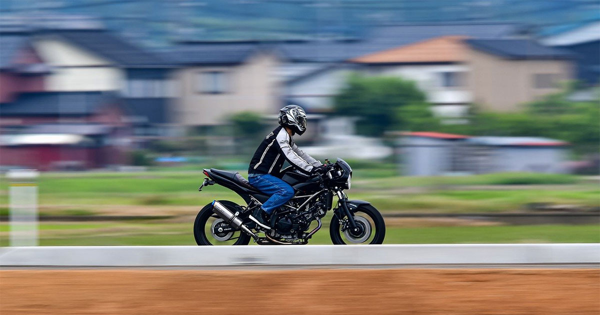 Zašto se čuje glasan zvuk pri promjeni brzine na motociklu?