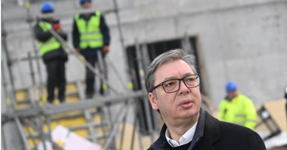 Vučić posetio gradilište Dečje bolnice Tiršova 2: Očekujem će biti završena do maja-juna 2027. godine