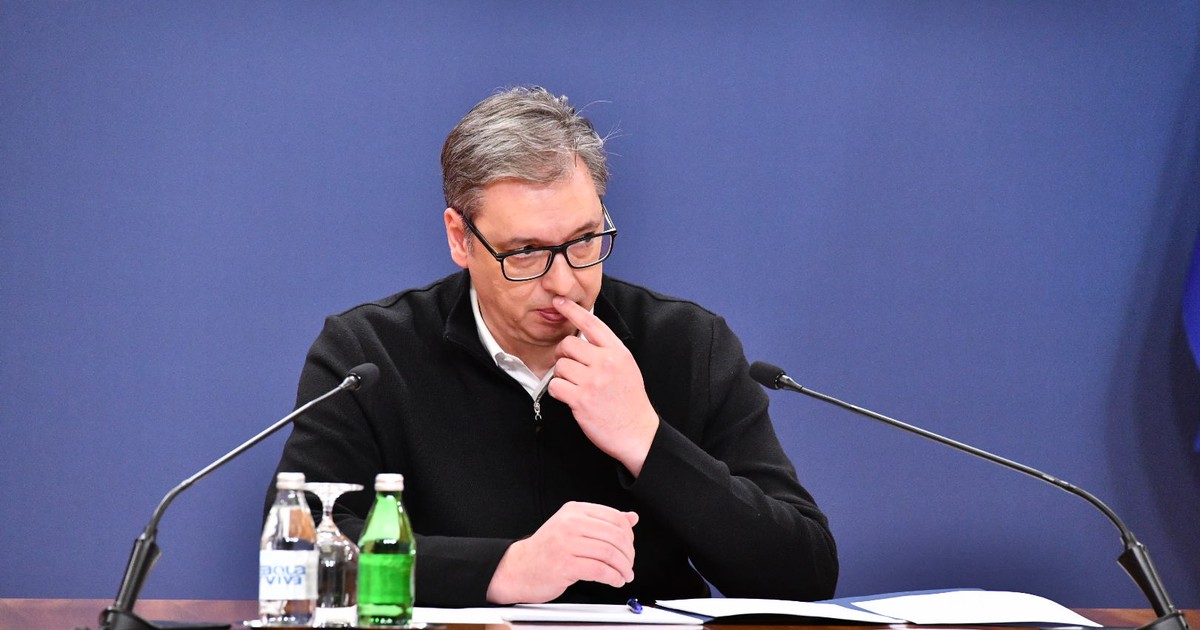 Vučić: Objavljeni svi ugovori vezani za nadstrešnicu, Stefanović iznosi neistine