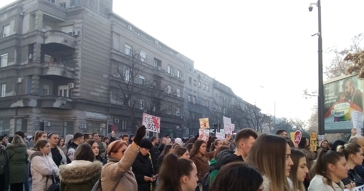 Studenti i danas blokirali centar Zemuna na 15 minuta, došlo do manjeg incidenta