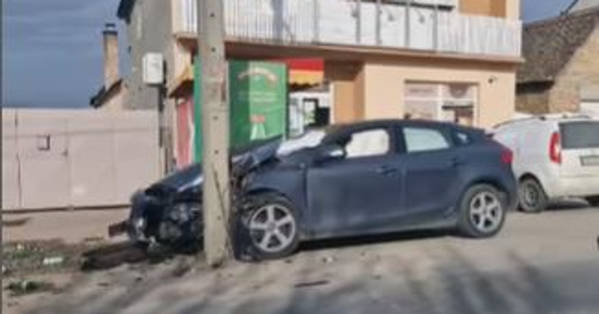 ZAKUCAO SE U BANDERU Nesreća u Kuzminu, vozač automobila hitno prevezen u bolnicu (VIDEO)